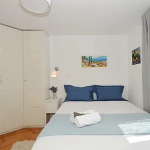 Bora Bora Apartment Kaštela